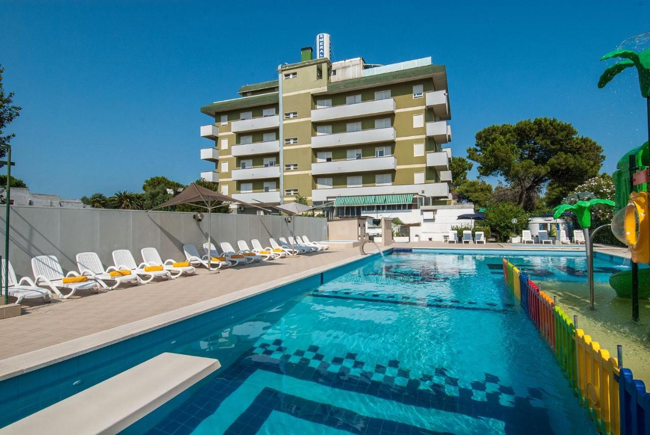 Hotel Smeraldo จูเลียโนวา ภายนอก รูปภาพ