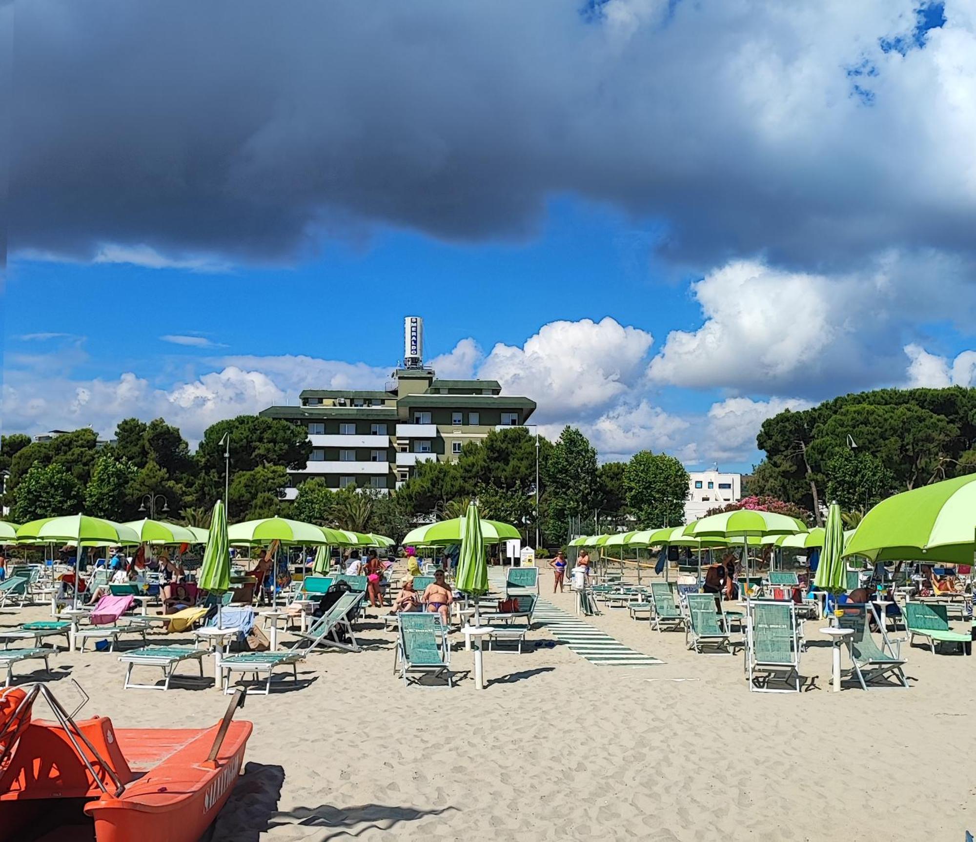 Hotel Smeraldo จูเลียโนวา ภายนอก รูปภาพ